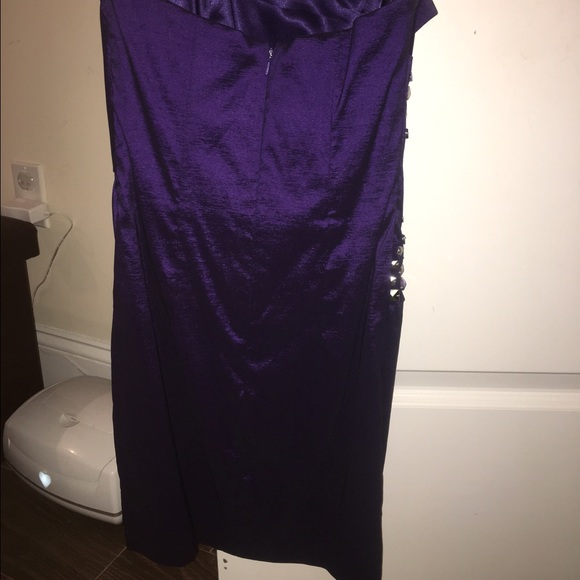 Dress - Picture 3 of 3