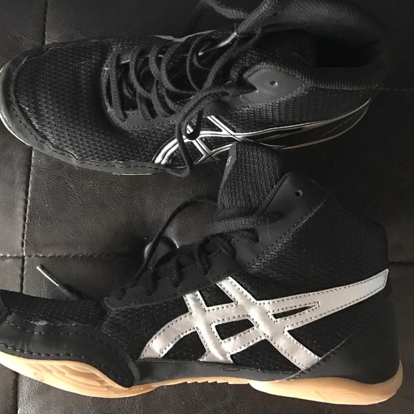 Boys wrestling shoes
