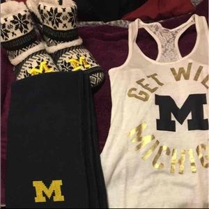 Michigan Shirt, slippers and scarf 😊