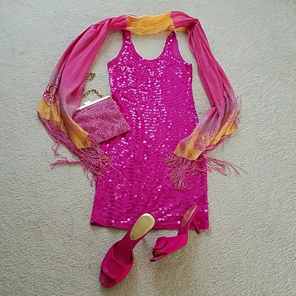 Fuschia pallette covered mini-dress - Picture 2 of 4