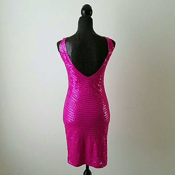 Fuschia pallette covered mini-dress - Picture 3 of 4