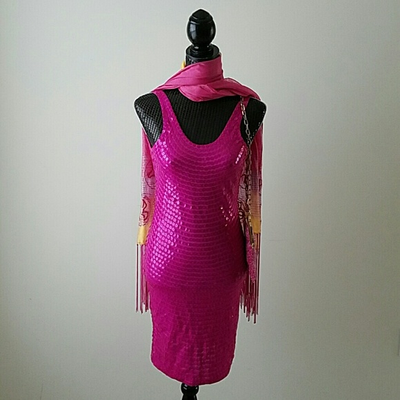 Fuschia pallette covered mini-dress - Picture 4 of 4
