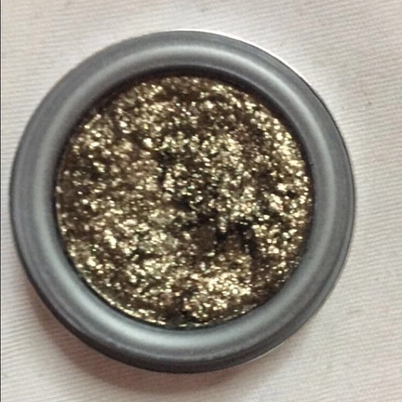 Stila metal eyeshadow in vintage black gold