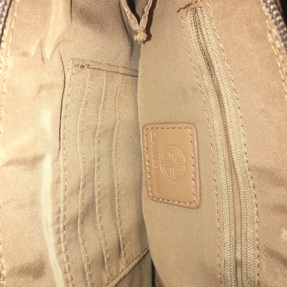 Clutch - Picture 2 of 2