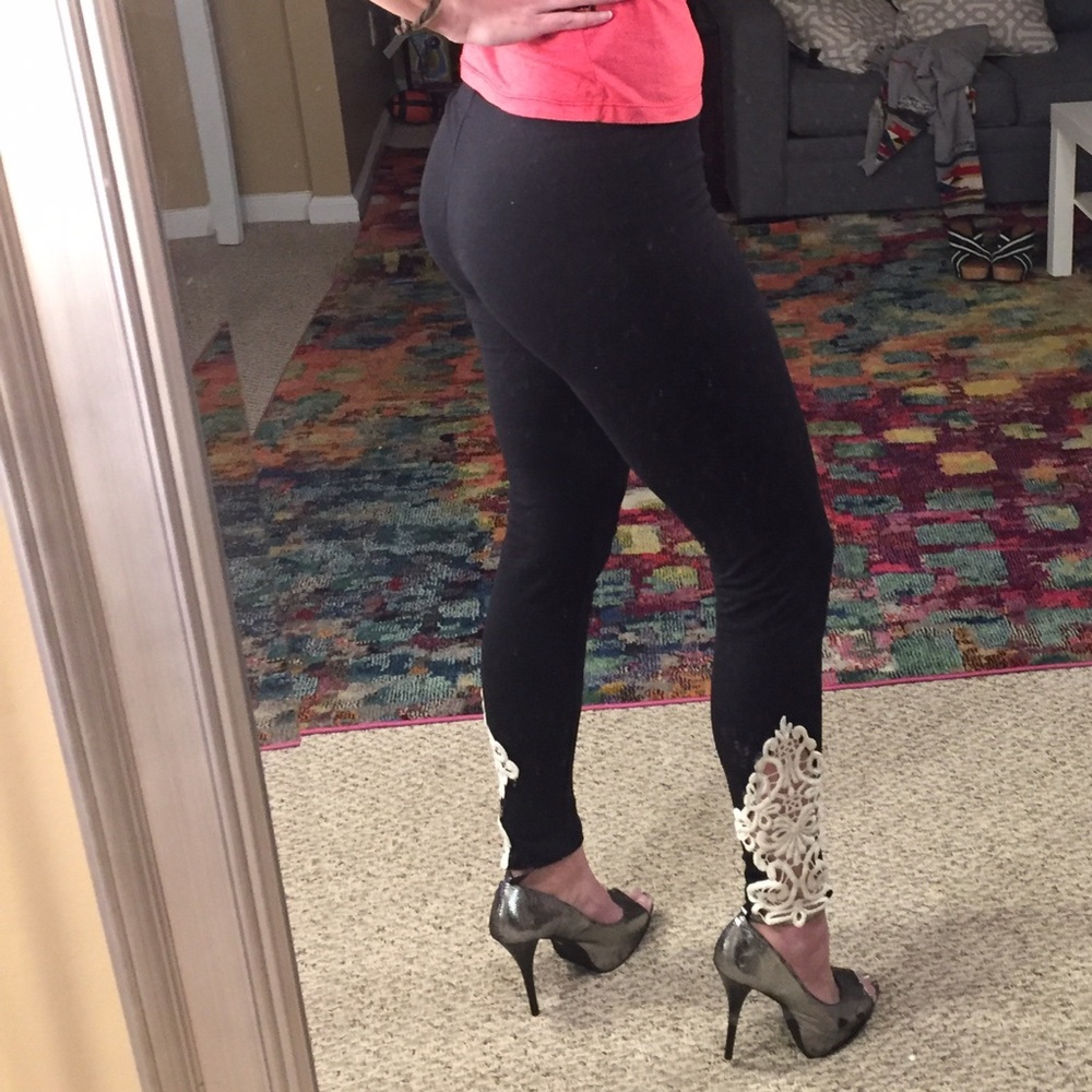 3 left! 1 L 2 M Black fashion leggings -ankle trim - Picture 6 of 7