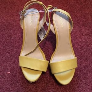 Hello yellow! Cute wedge sandals