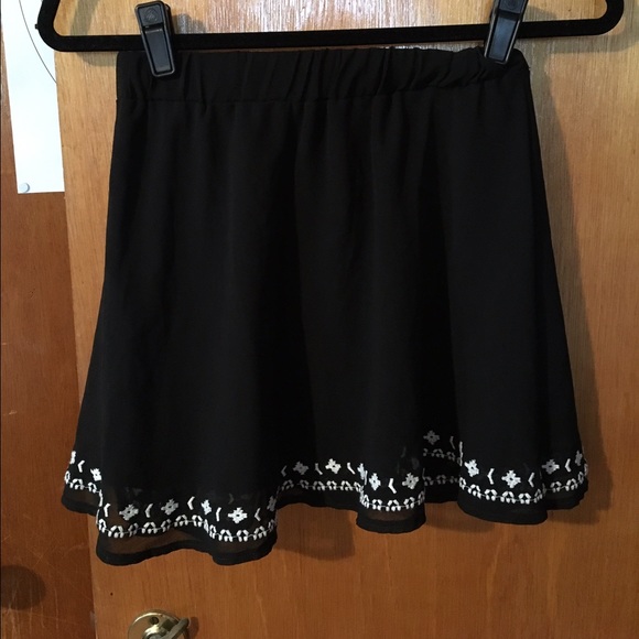 Black skater skirt