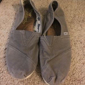 Gray Toms women's 8.5
