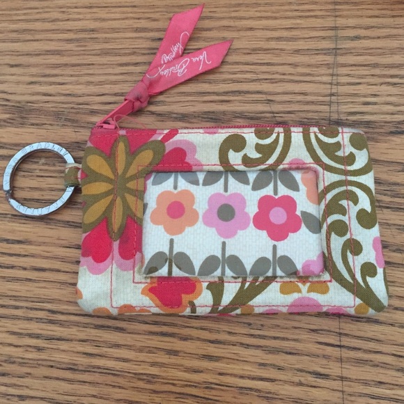 Wallet that attaches to keychain