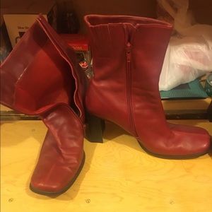 Red ankle boots | 10