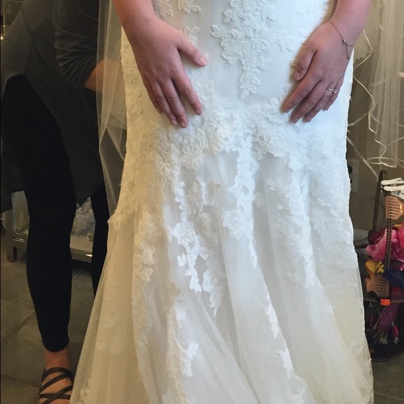 Wedding Dress - Picture 2 of 5