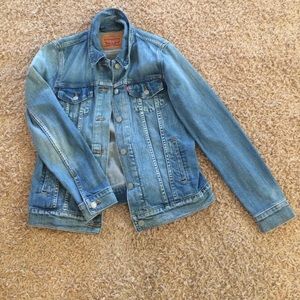 Levi's boyfriend trucker denim jacket