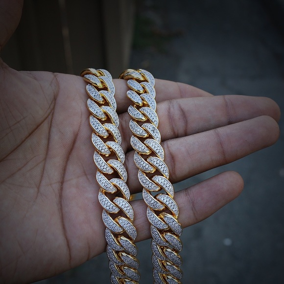 Simulated Diamond 18k Gold Cuban Link Chain - Picture 2 of 4