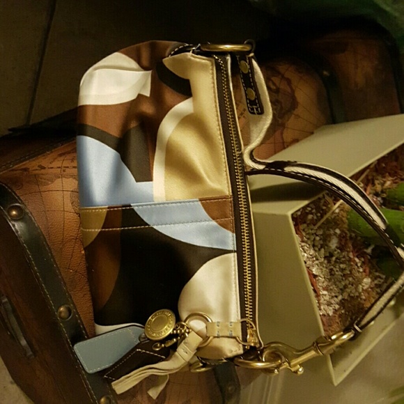 Coach Handbag - Picture 2 of 3