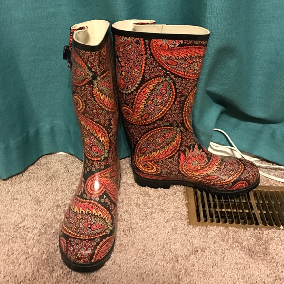 rain boots