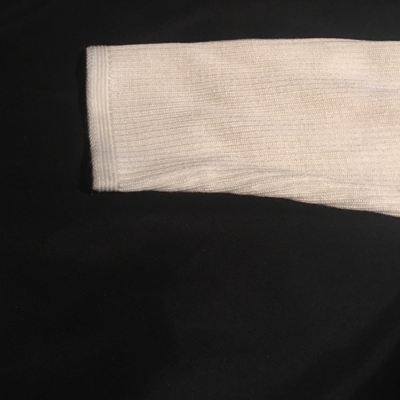 Winter Sweater for a casual outing - Picture 4 of 4