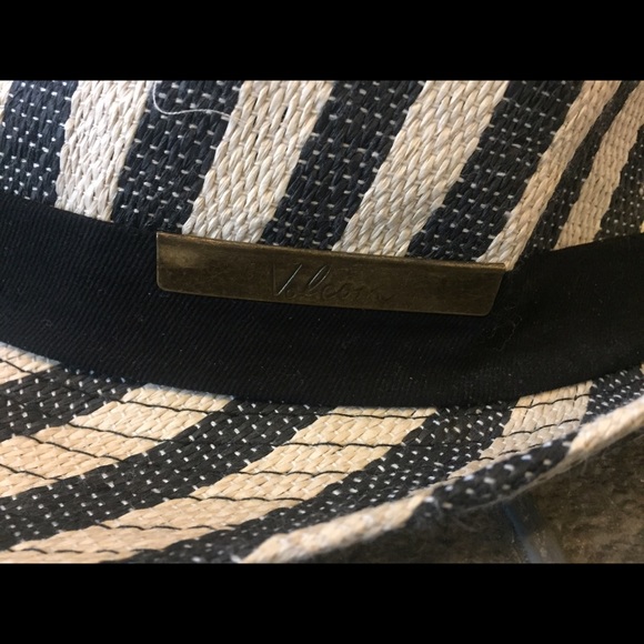 Volcom Fedora black & off white striped Hat - Picture 4 of 4