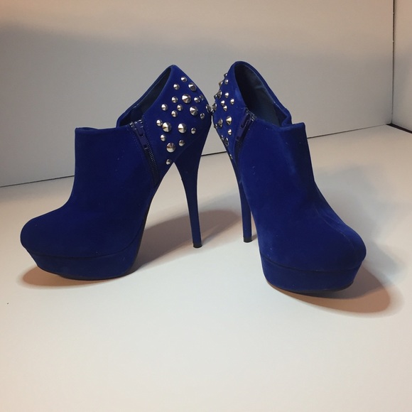 High heel booties