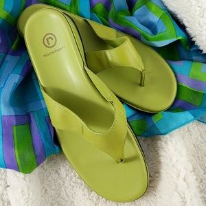 Rockport spring green leather flip flops 8.5 W Rockport spring green leather flip flops 8.5 W
