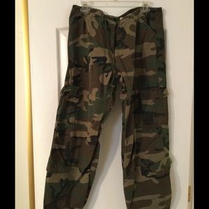 Official army camouflage pants size medium