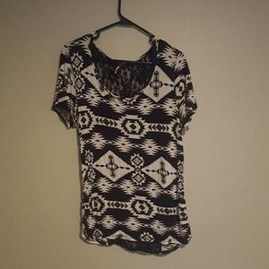Tribal lace tee ? Plus size!