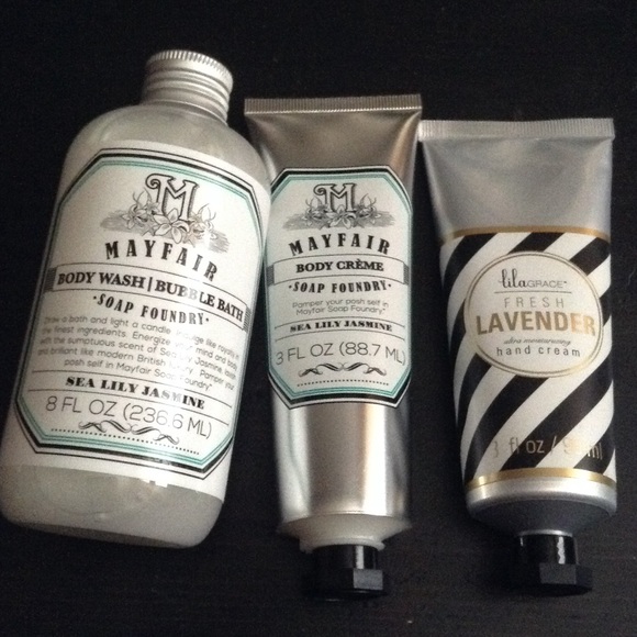 🎀 NEW! Bath & a Lotion set!