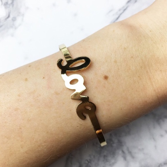 ⚜2x HP⚜️Love 💕 bangle bracelet 14k plated gold⚜ - Picture 4 of 4