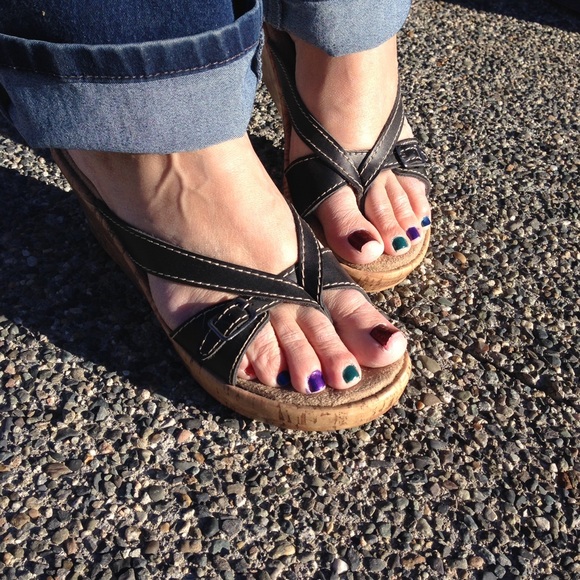 Black Buckle Wedge