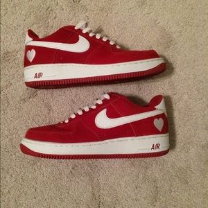 Women's Air Force 1 red/white v-day edition