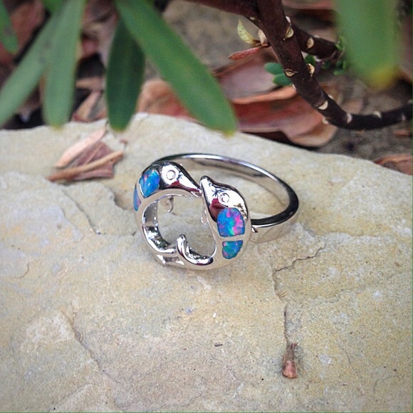 Sterling silver filled opal dolphin ring - Picture 4 of 4