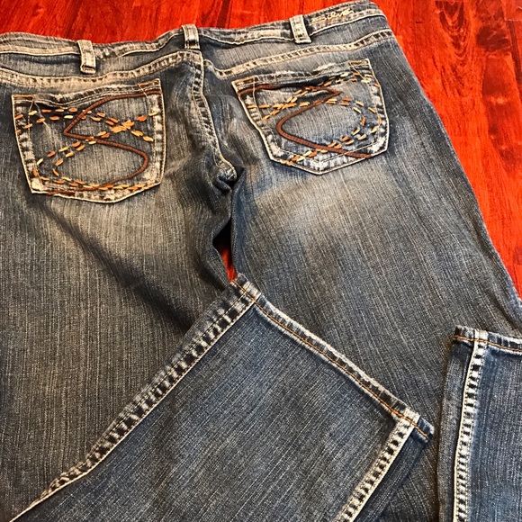 Silver Jean Capri Frances 34