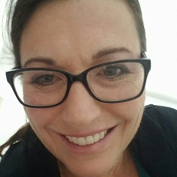 Meet your Posher, Tricia - Picture 1 of 1