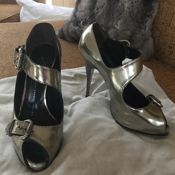 Authentic Giuseppe zanotti peep toe sandal