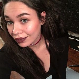 Meet your Posher, Olivia