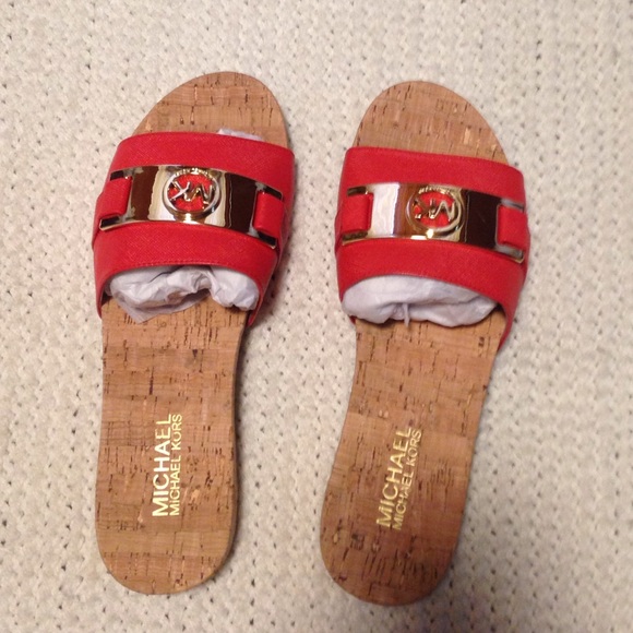 ✨women's Michael Kors slippers✨ - Picture 2 of 5