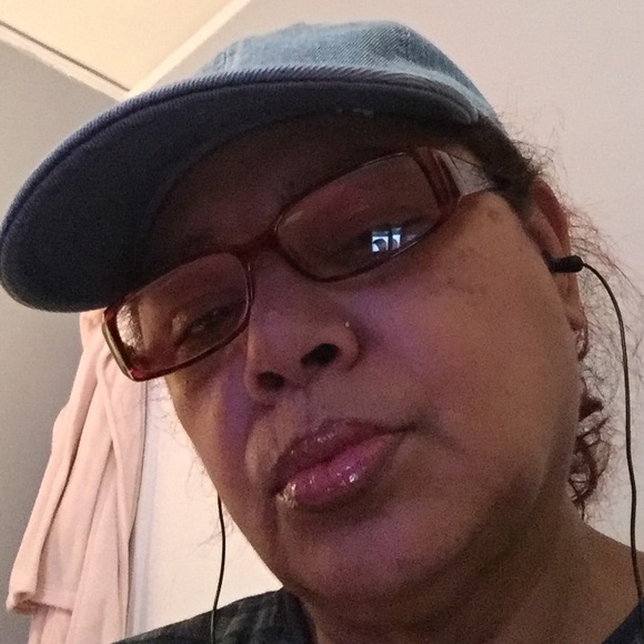 Meet your Posher, Elizabeth - Picture 1 of 1