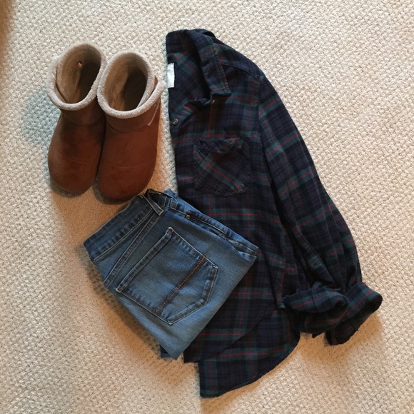 Great flannel shirt. Green/black with red stripes. - Picture 1 of 3