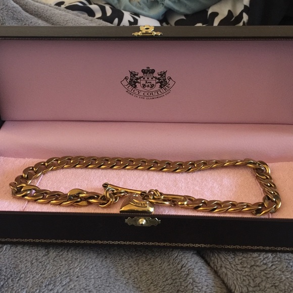✨ Gold Juicy Couture necklace ✨