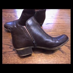 Brown booties / Lucky Brand booties