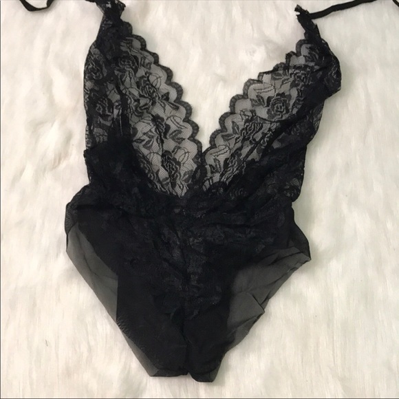 Lace Appliqué Lingerie - Picture 3 of 4