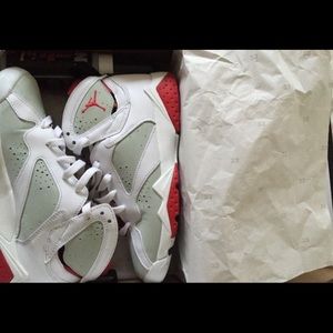 Jordan hares 7's size 6