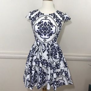 WHITE PAISLEY DRESS, Xenia boutique