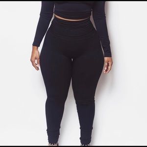 Babes and felines leggings *brand new*