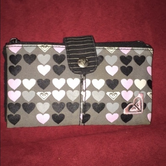 Really cute Roxy wallet