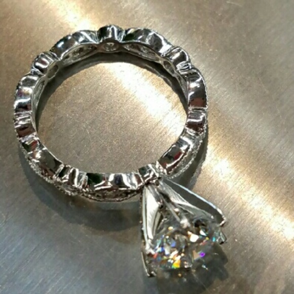 14k Solid white gold 2ct Engagement Ring size 6.5 - Picture 6 of 8