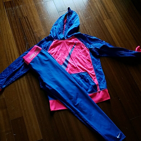 ??little girls Nike outfit??
