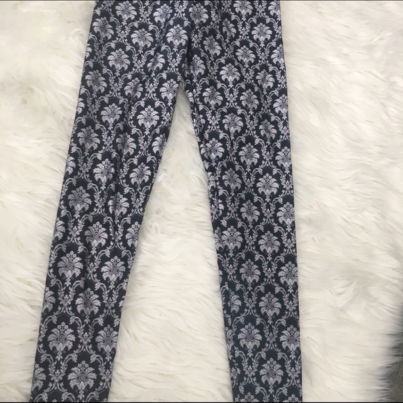 Blackmilk leggings size small perfect condition