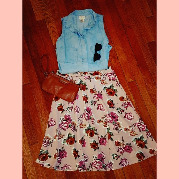 Floral midi A-line skirts - Picture 3 of 4