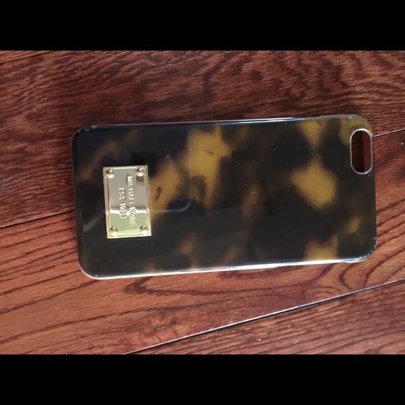 Authentic Michael kors iPhone 6+ case - Picture 1 of 2