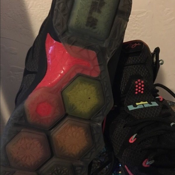 Nike Lebron James size 13 - Picture 2 of 4